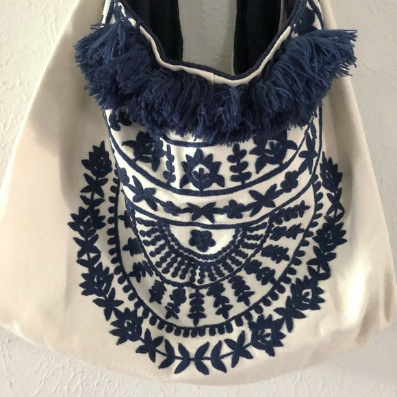 America & Beyond Blue Floral Embroidered Tote - Picture 2 of 12